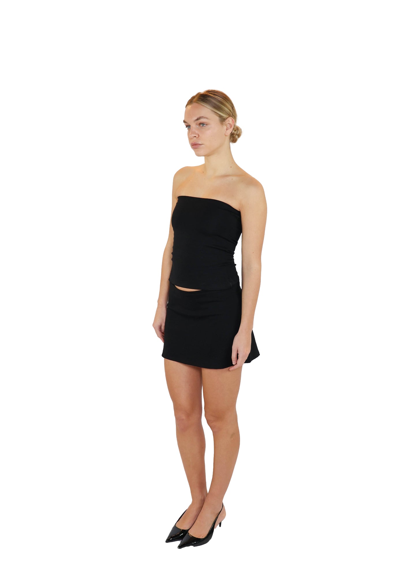 THE STRAPLESS TOP - BLACK